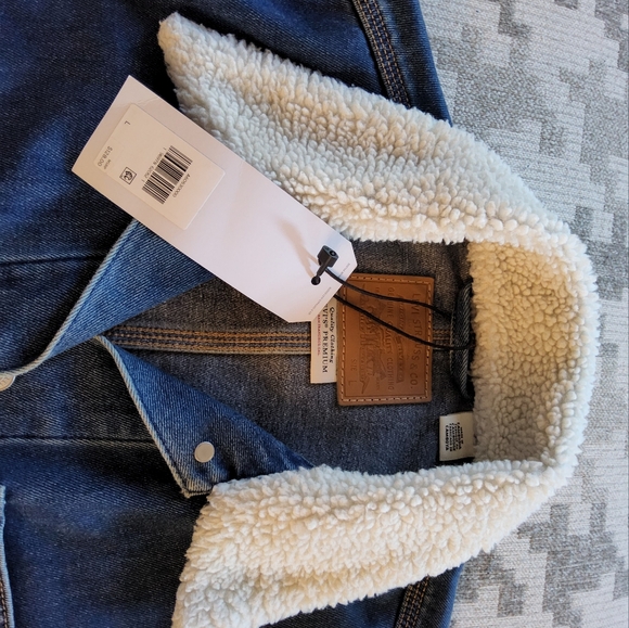 Levi's women's denim jacket - Picture 2 of 5